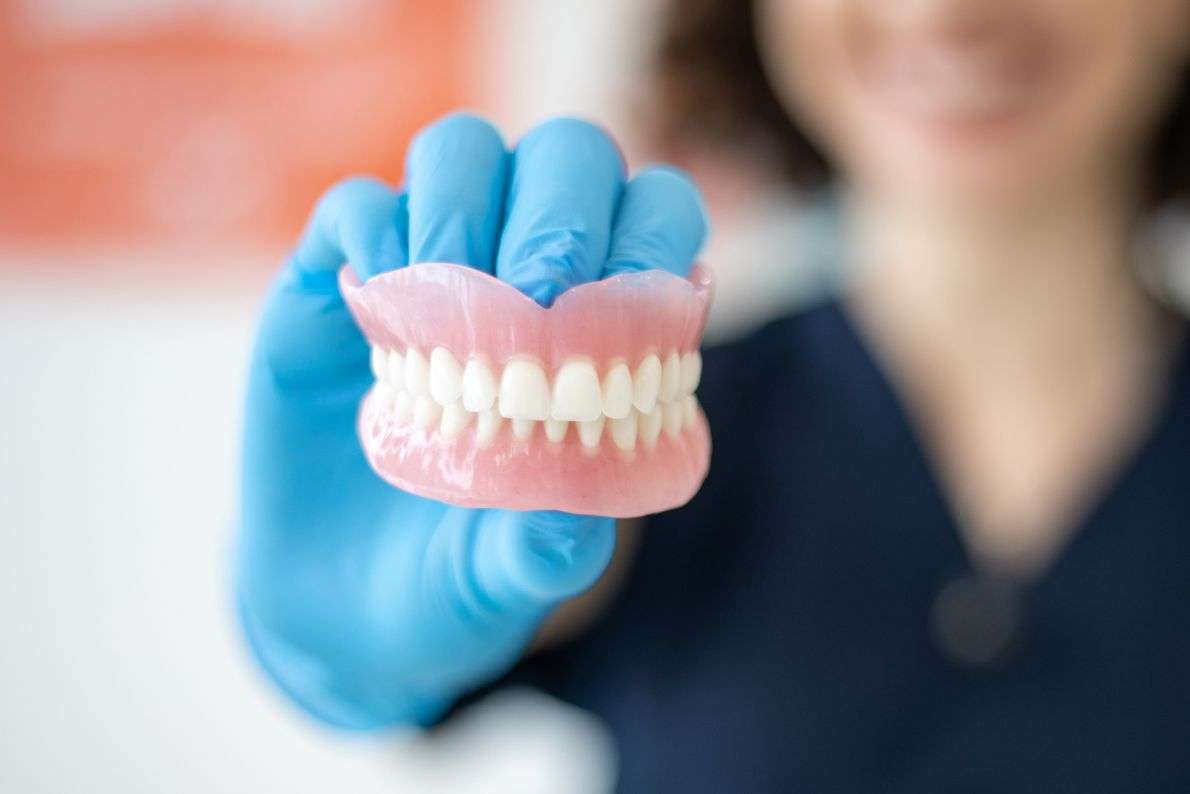 How to Get Used to Wearing Dentures